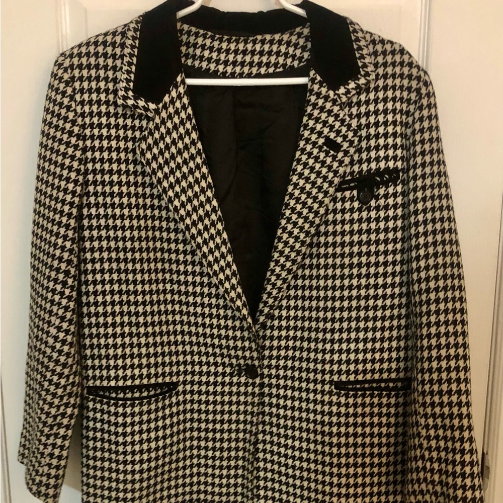 Stylish Black and White Houndstooth Women's Blazer